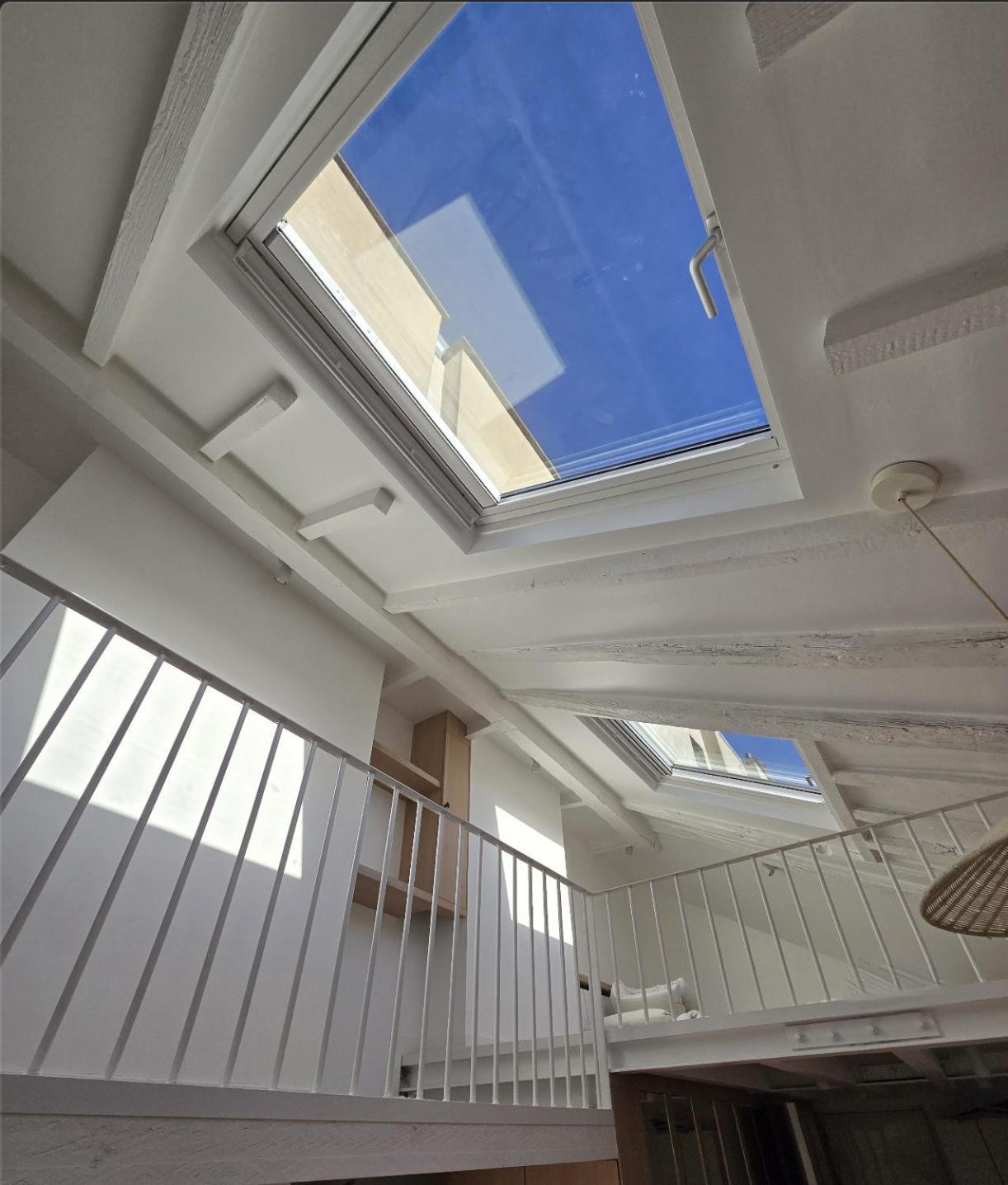Duplex Plein Sud Refait A Neuf - 2eme - Vue Exceptionnelle Toits Appartement Parijs
